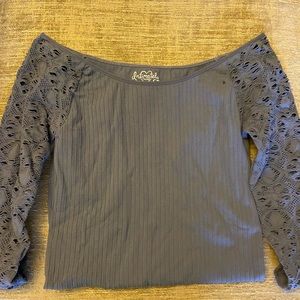 Free People lattice long sleeve top! Size XS/S